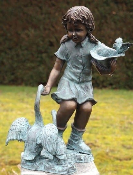 Girl Feeding Gooses — Bronzartes luxury furniture at Gloria, Iraq