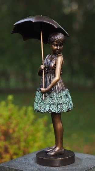 Girl Under Umbrella — Bronzartes luxury furniture at Gloria, Iraq