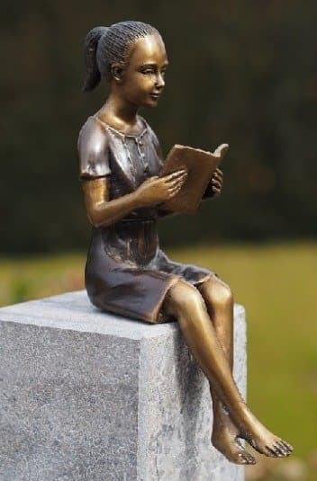 Little Reading Girl — Bronzartes luxury furniture at Gloria, Iraq