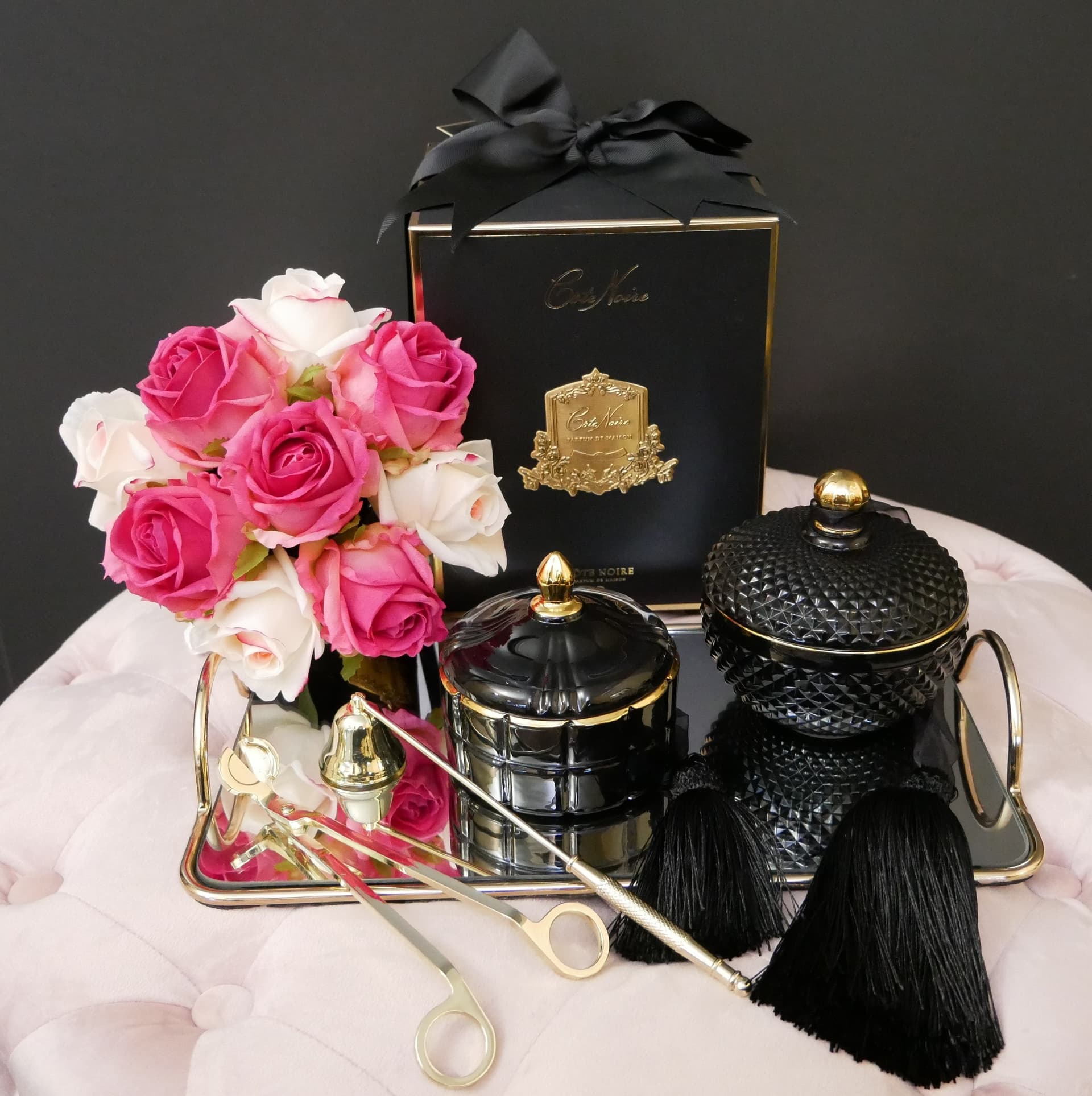 Round Art Deco Candle — Black & Gold, Queen of the Night thumbnail 2