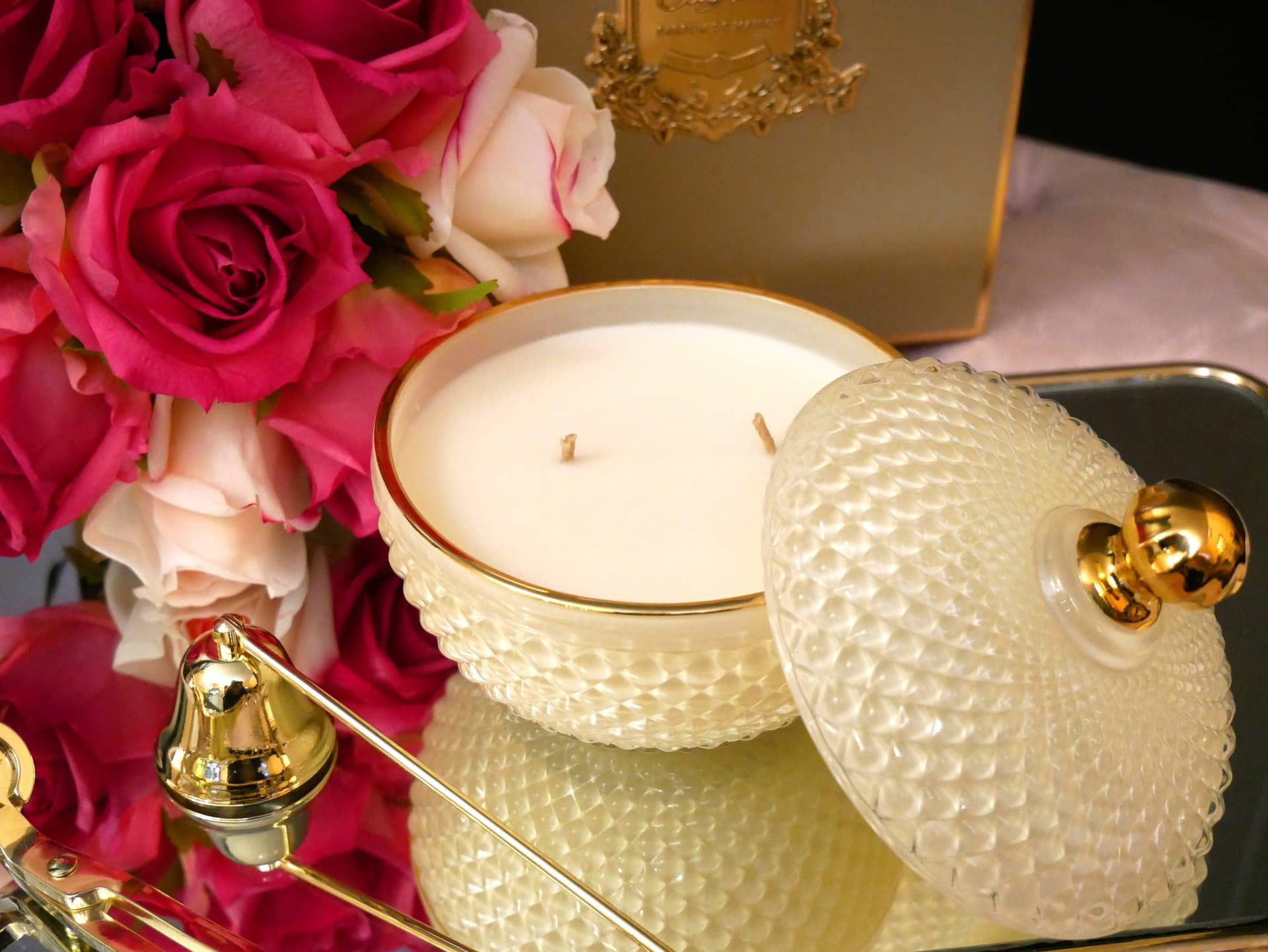 Round Art Deco Candle — Cream & Gold, Blonde Vanilla thumbnail 2