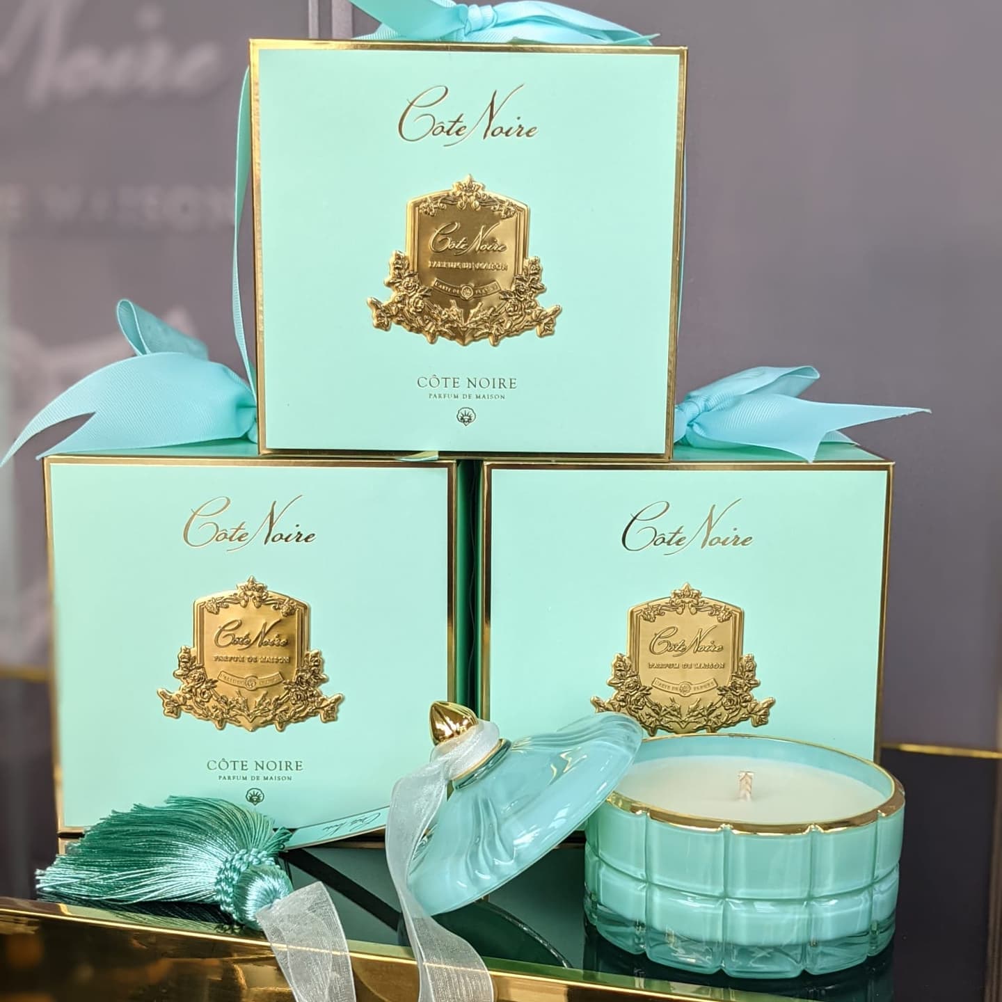 Round Art Deco Candle — Tiffany Blue & Gold, Persian Lime — Cote Noire luxury furniture at Gloria, Iraq