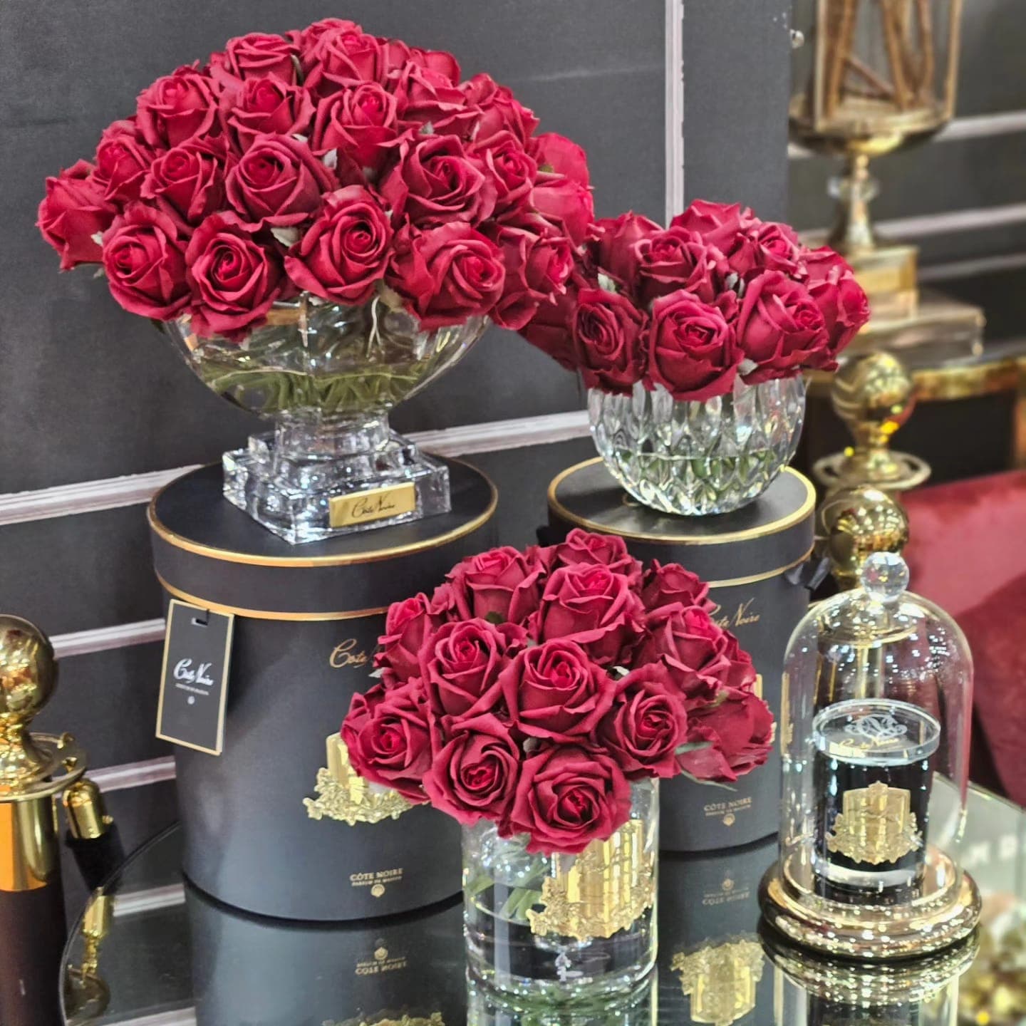 Centrepiece 37 Rose Bud Bouquet — Red with Gold Badge thumbnail 2