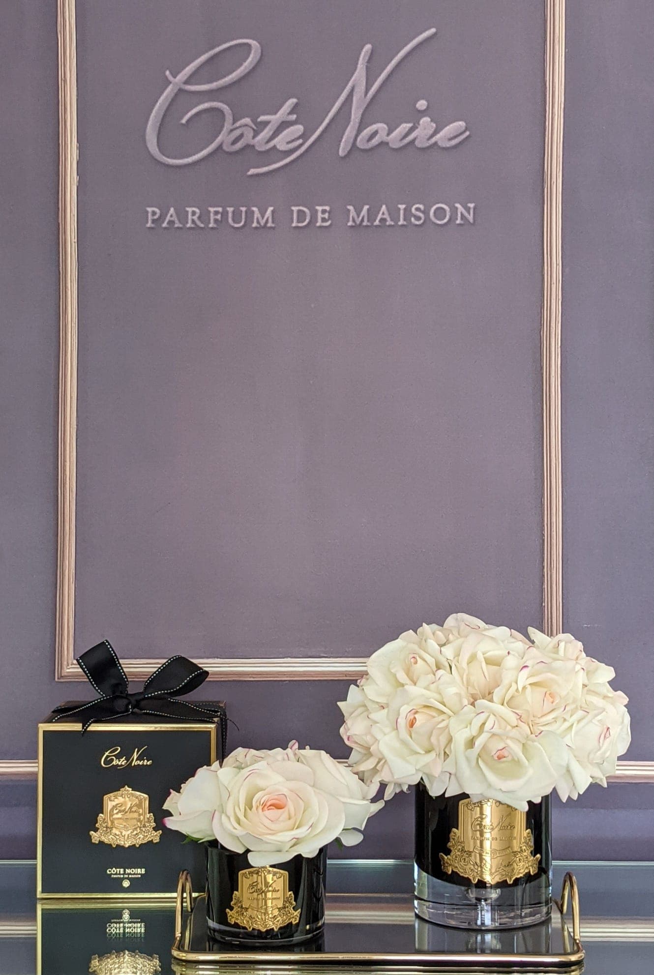 Grand Bouquet Dark Glass — Pink Plush with Gold Badge thumbnail 3