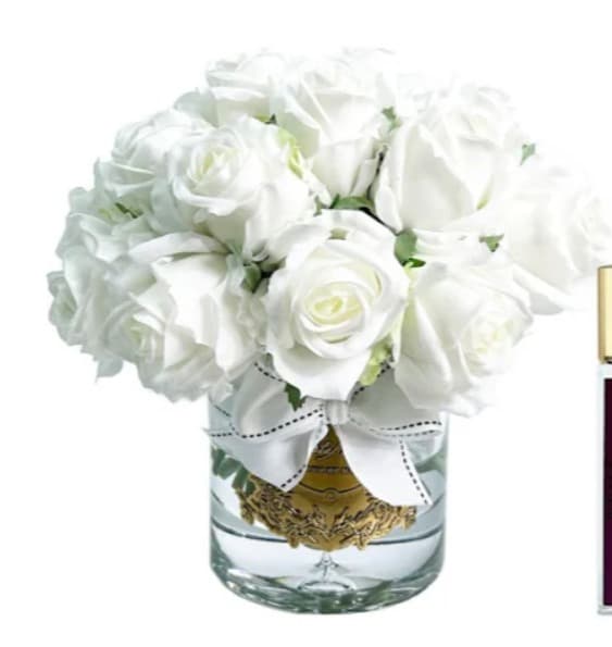 Grand Rose Bud Bouquet — White with Gold Badge thumbnail 2