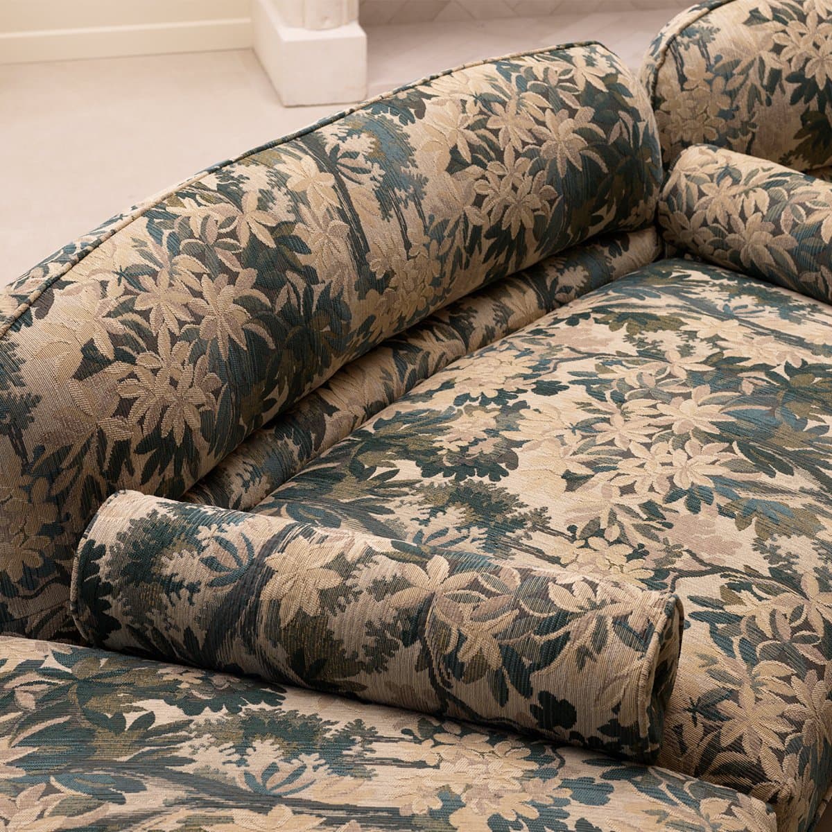 Cushion Amarante thumbnail 2