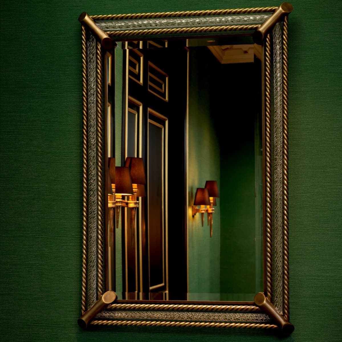 Mirror Civita thumbnail 2