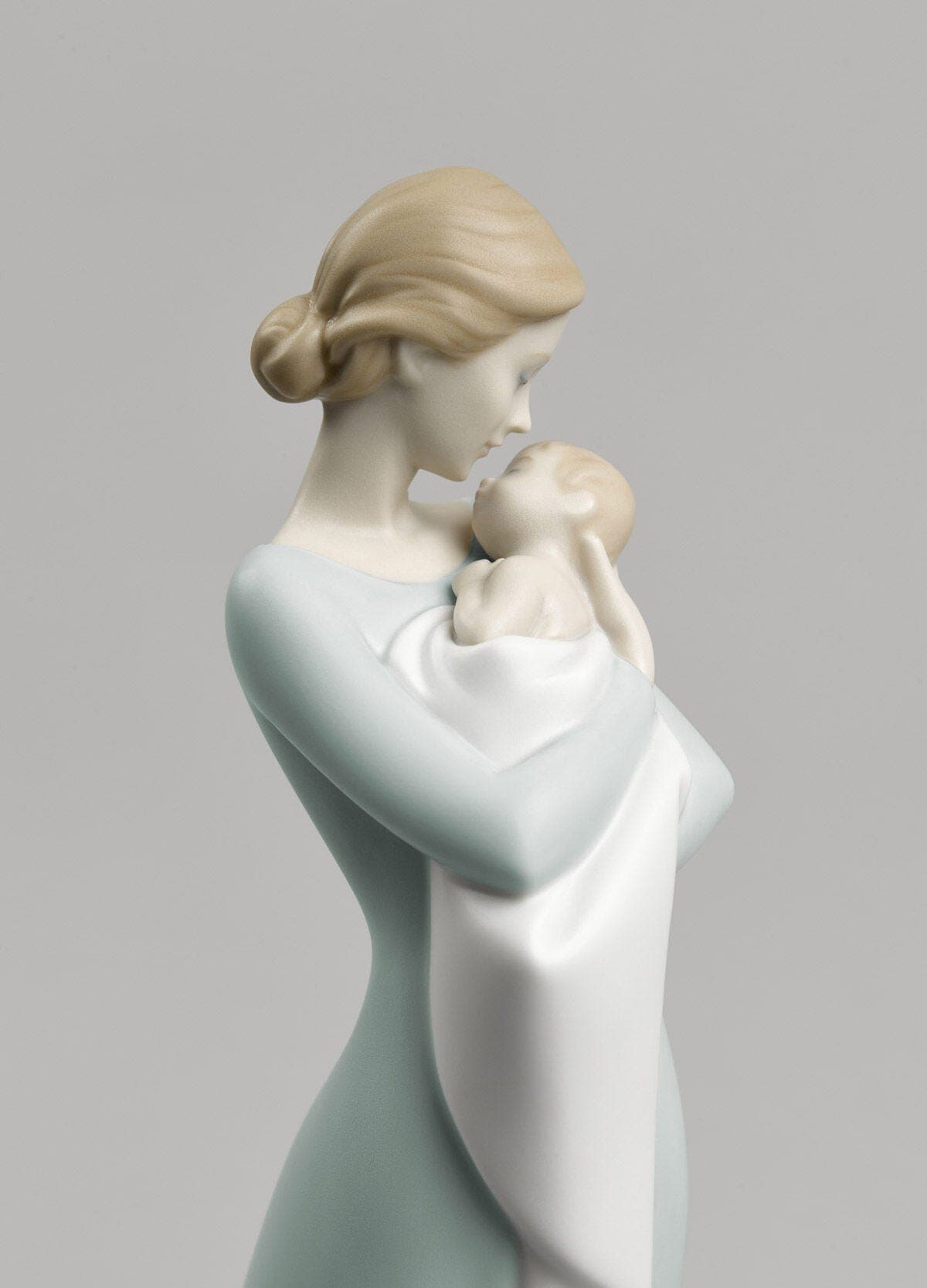 A Mother's Embrace Figurine thumbnail 3