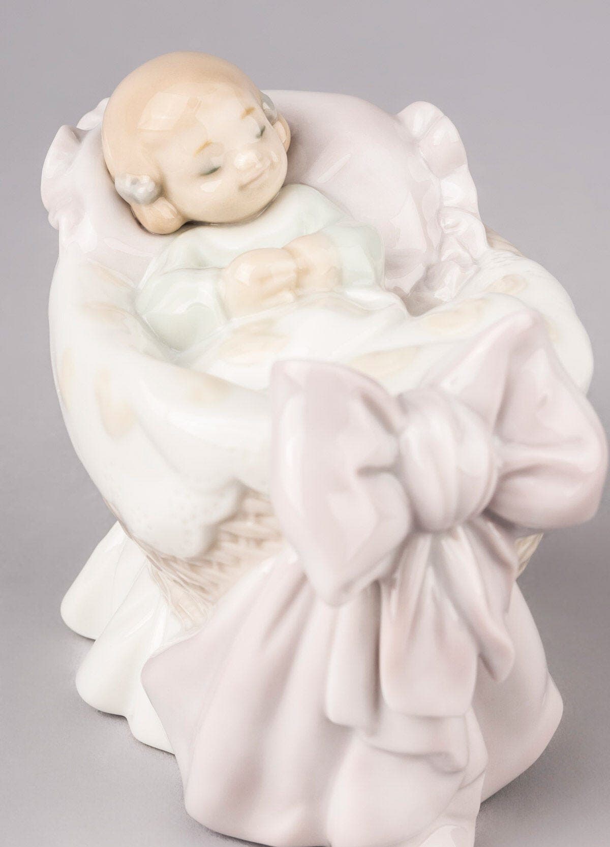 A New Treasure Girl Figurine thumbnail 2
