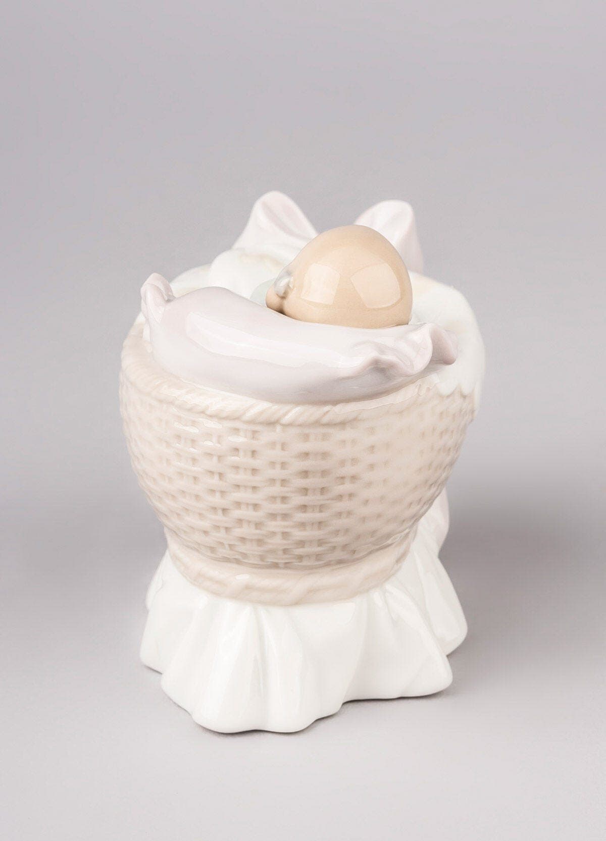 A New Treasure Girl Figurine thumbnail 3