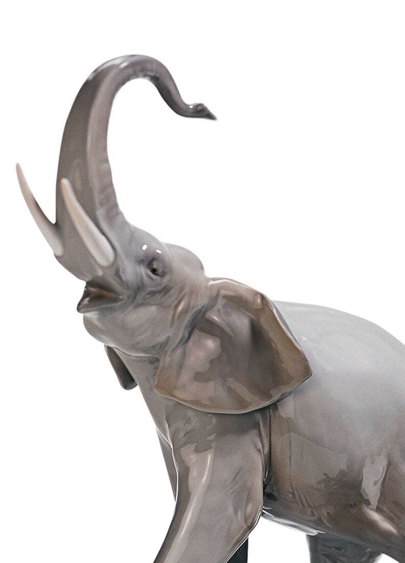 Elephants Walking Figurine thumbnail 3