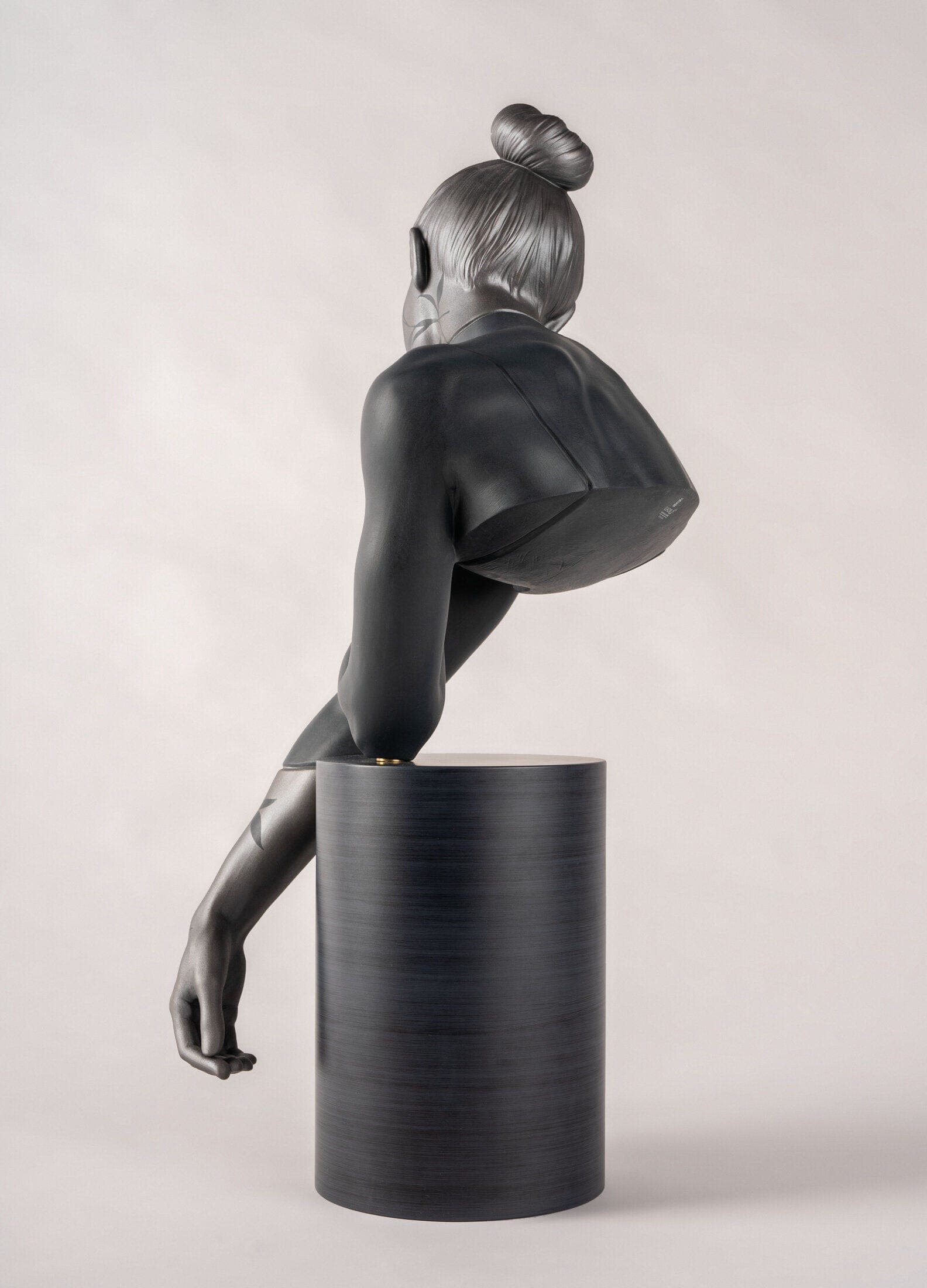 Reflections of Nature - Her Sculpture thumbnail 4