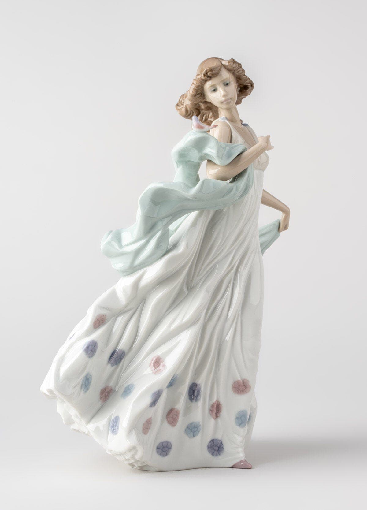 Summer Serenade Woman Figurine thumbnail 4