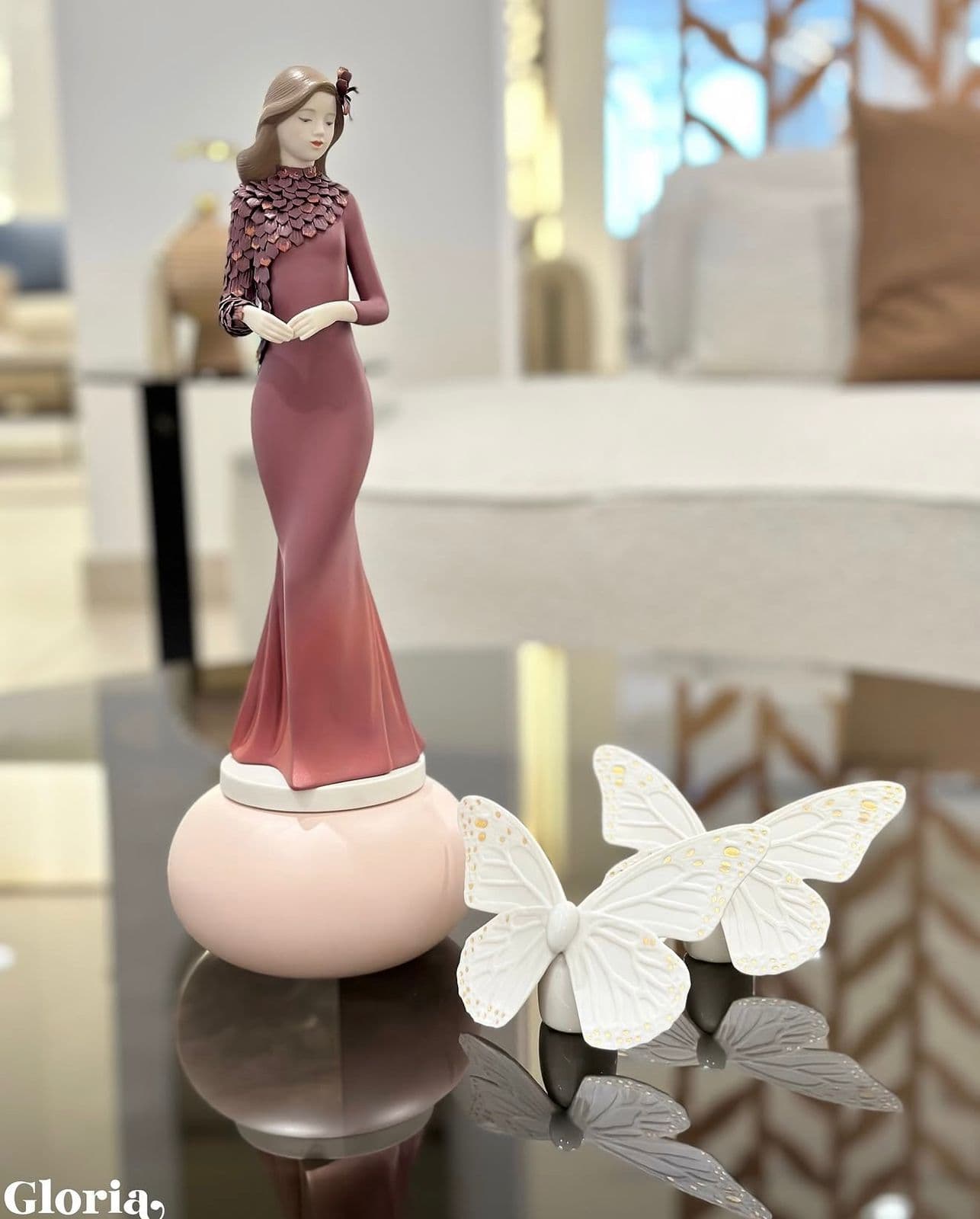 Haute Allure Timeless style Sculpture. Limited Edition thumbnail 2