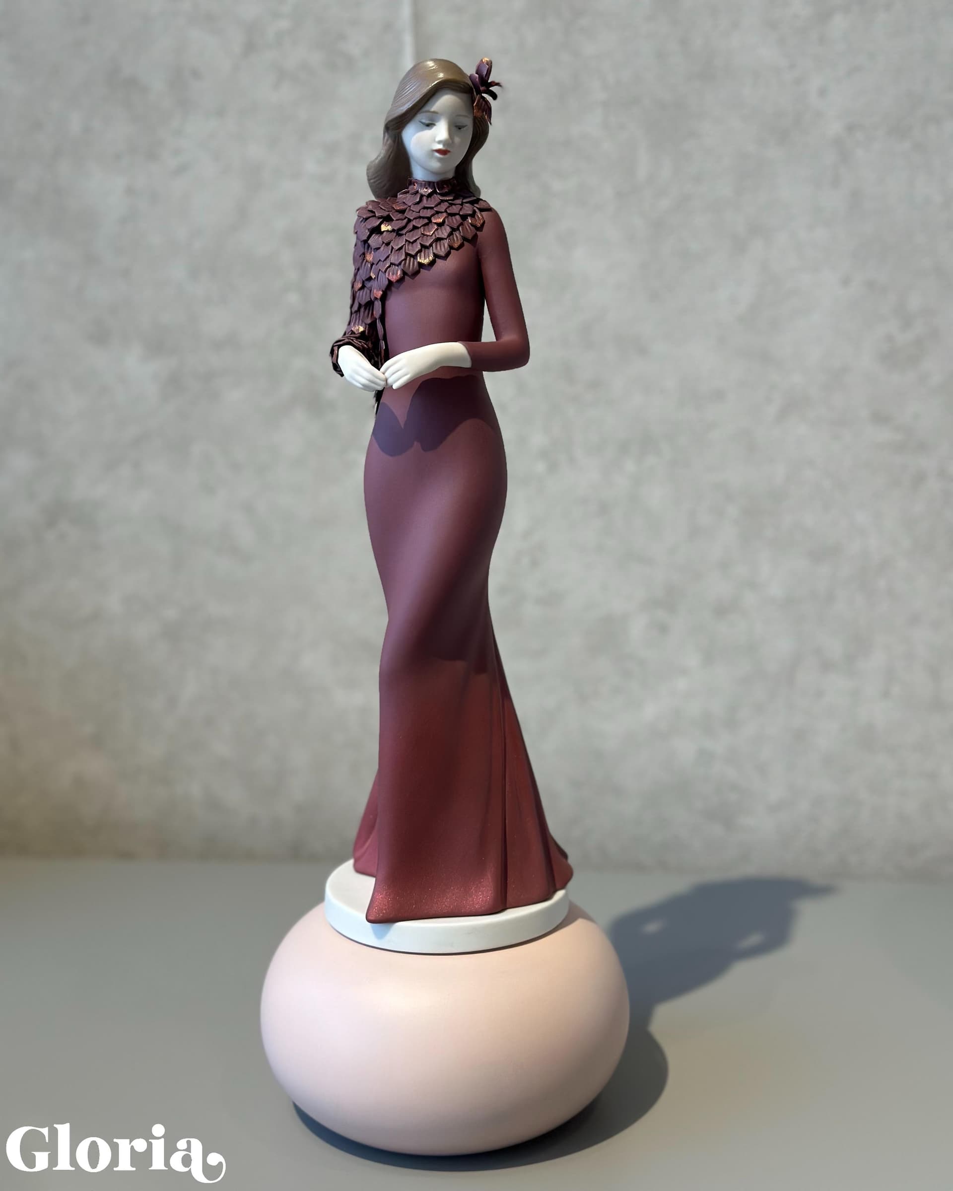 Haute Allure Timeless style Sculpture. Limited Edition — Lladró luxury furniture at Gloria, Iraq