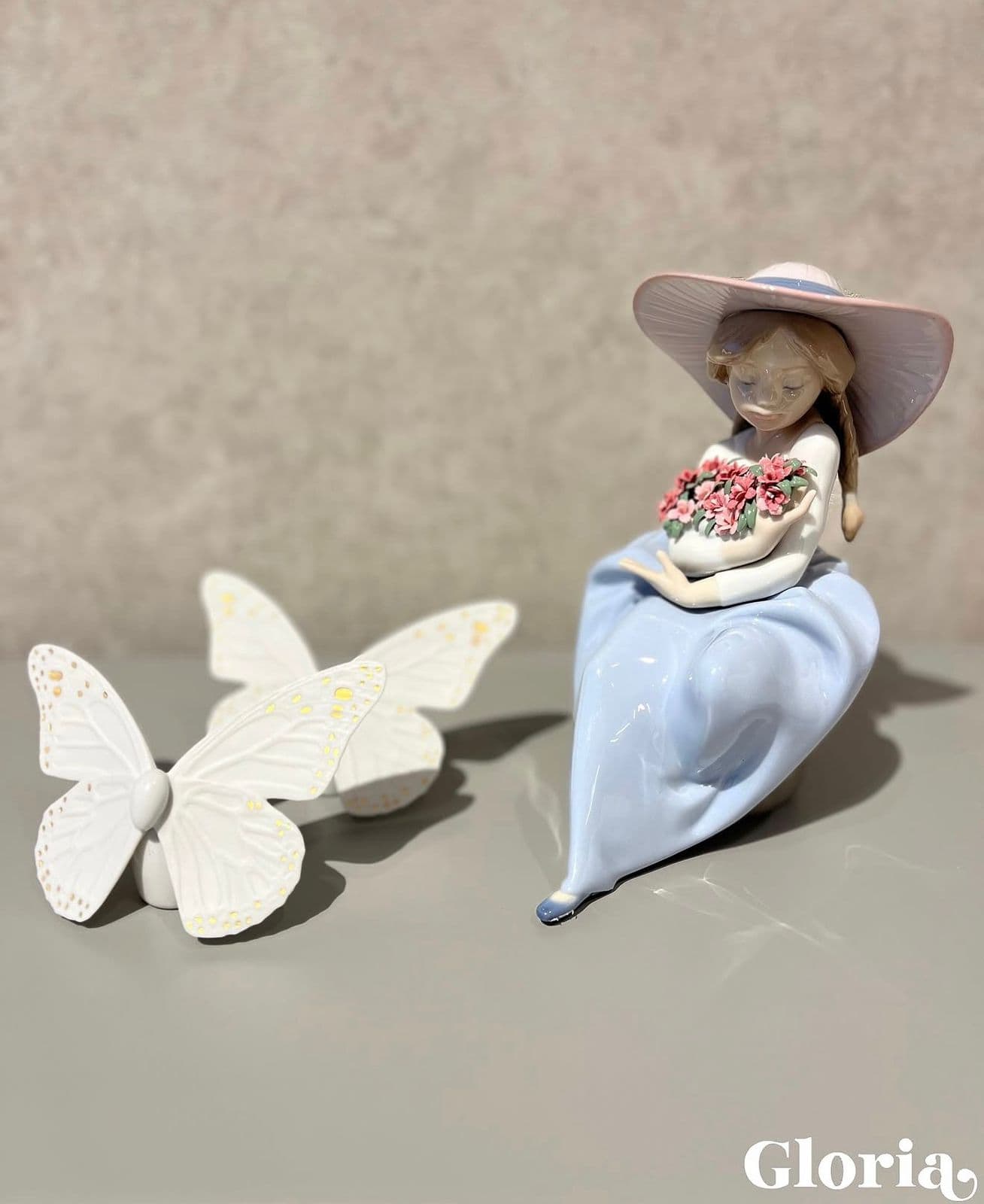 Fragrant Bouquet Girl with Carnations Figurine thumbnail 2