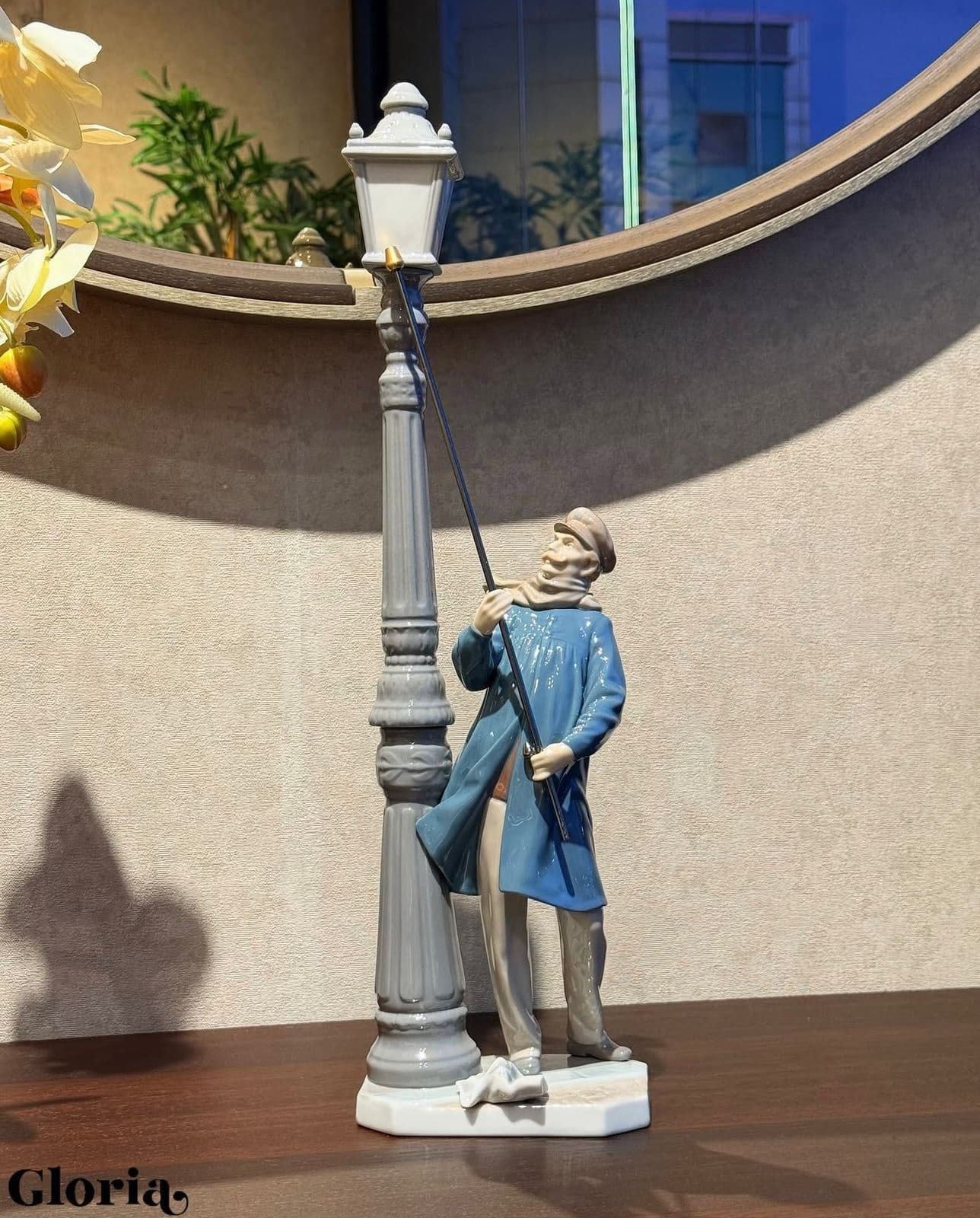 Lamplighter Figurine — image 1